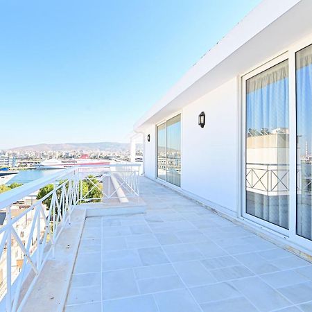 Charming Apartment With A Sea View Terrace Piraeus Exterior photo