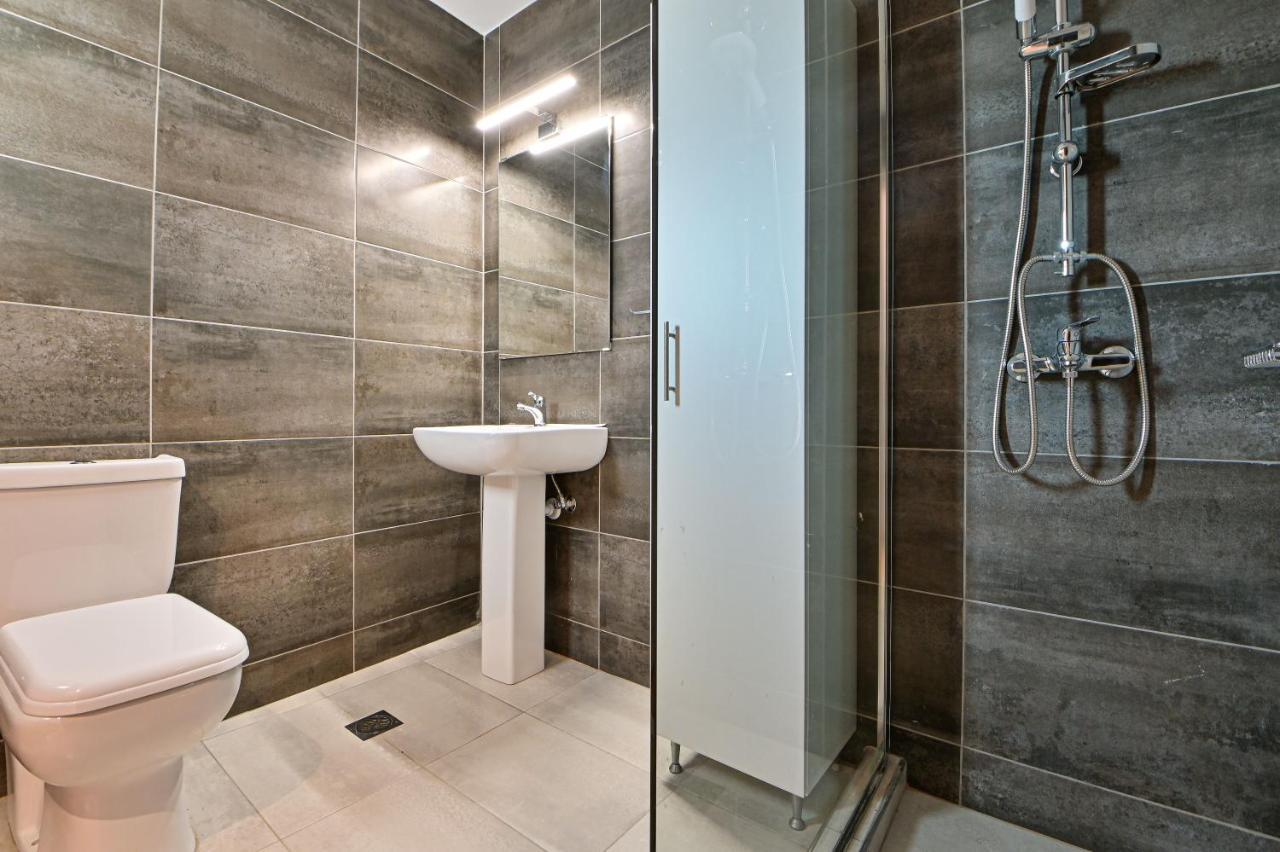 Charming Apartment With A Sea View Terrace Piraeus Exterior photo